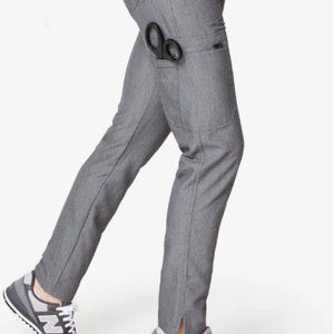 YOLA FIGS Skinny leg scrub pant